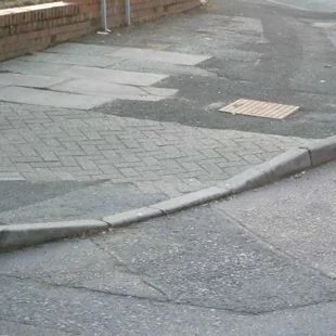 Dropper Kerb Right Hand BN -  BN 125 x 255/150mm