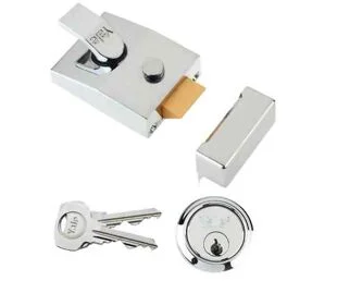 P89 Deadlocking Nightlatch Chrome 60mm