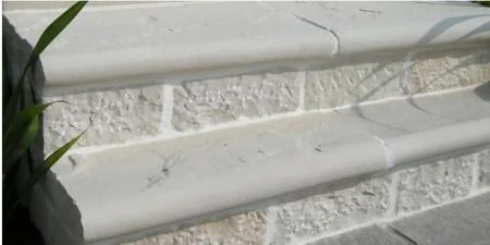 Mint Bullnose Step 600x350x50mm Riven (24no per pack)
